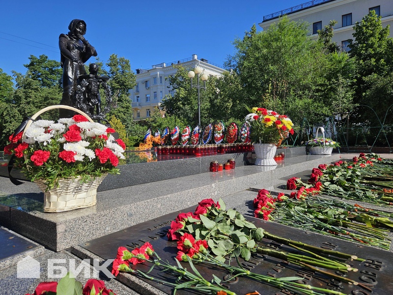 Прошло немало лет, но помнить должен каждый